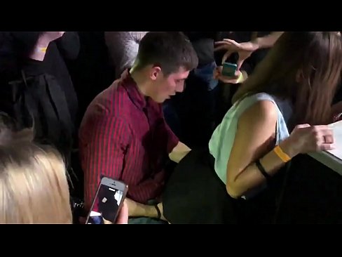 ❤️ Sesso reale in un nightclub russo. Ragazza russa di 18 anni nell'ano e nella vagina scopata in un nightclub ️ Video di sessoal it.sexuria-net.ru ️❤
